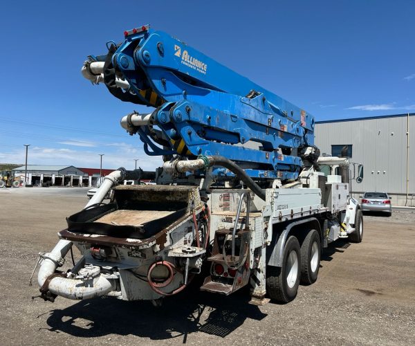 2014 ALLIANCE CONCRETE PUMP 32 METER MOUNTED ON A 2015 006