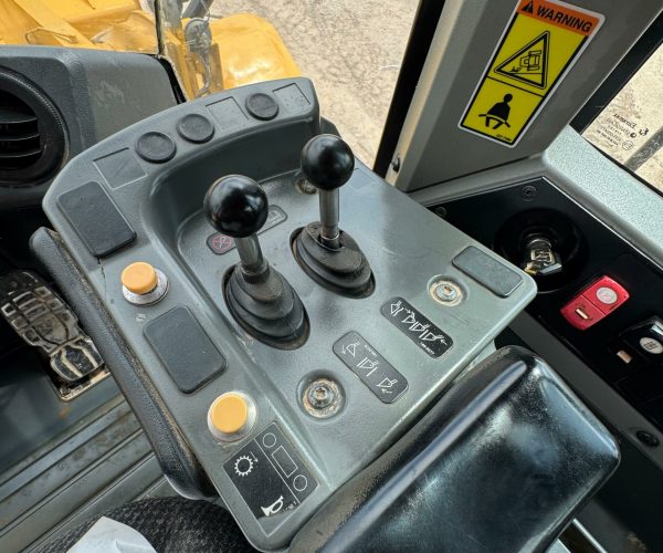 2014 CATERPILLAR 980K WHEEL LOADER ENCLOSED CAB AC & HEAT 010