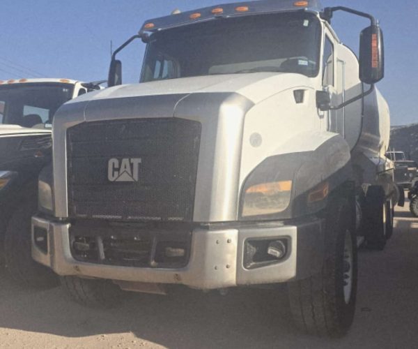 2014 CATERPILLAR CT660S TANDEM WATER TANK TRUCK 001