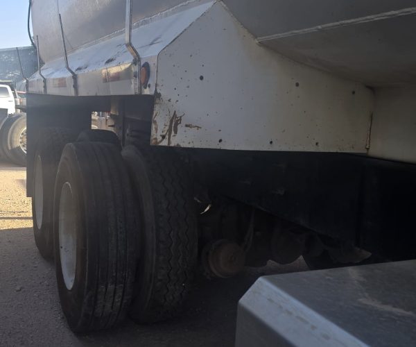 2014 CATERPILLAR CT660S TANDEM WATER TANK TRUCK 018