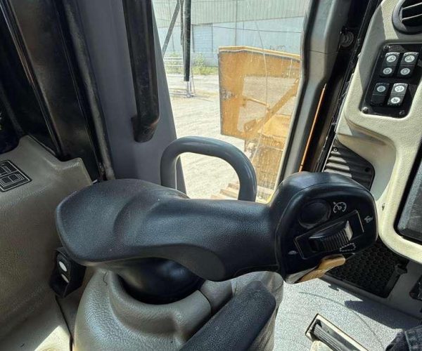 2014 CATERPILLAR D6T ENCLOSED ROPS CAB AC HEATER MULTI SHANK RIPPER 009