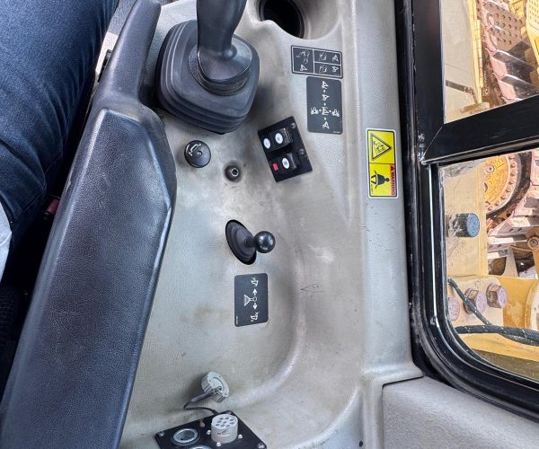 2014 CATERPILLAR D6T ENCLOSED ROPS CAB AC HEATER MULTI SHANK RIPPER 010
