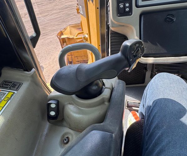 2014 CATERPILLAR D6T ENCLOSED ROPS CAB AC HEATER MULTI SHANK RIPPER 015