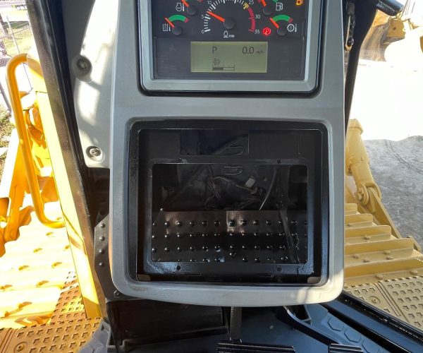 2014 CATERPILLAR D8T DOZER ENCLOSED CAB AC RADIO AM FM BLOOTHOTH 014