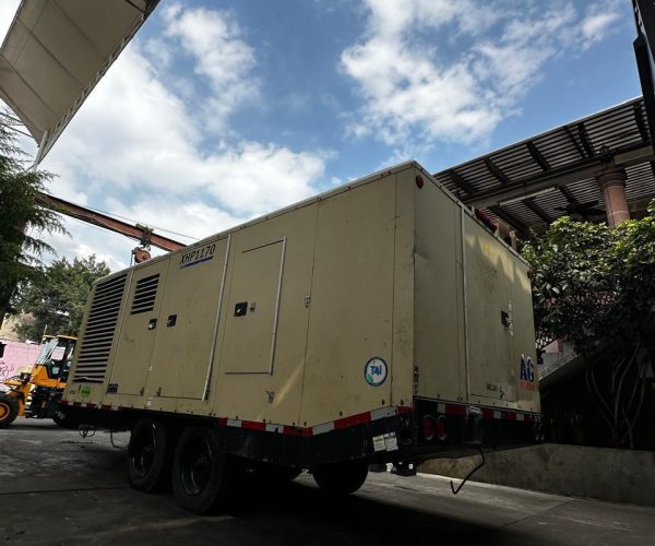 2014 DOOSAN XHP1170WCU× HIGH-PRESSURE AIR COMPRESSOR 002