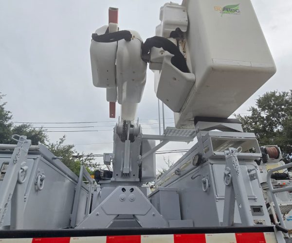 2014 FREIGHTLINER BUCKET TRUCK ALTEC S AA55 005