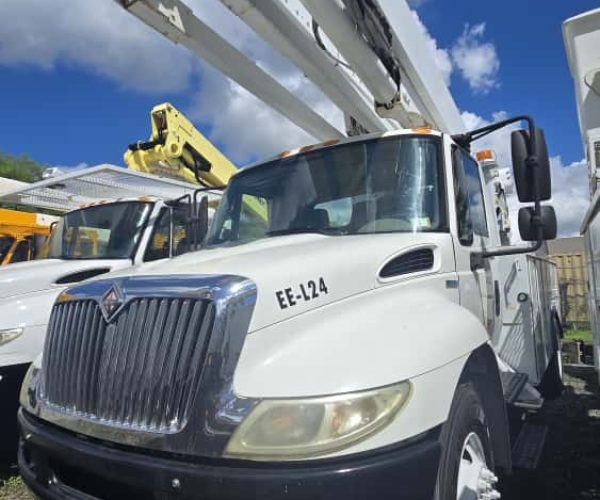 2014-FREIGHTLINER-BUCKET-TRUCK-ALTEC-S-AA55-019