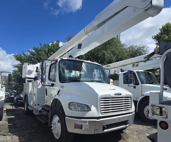 2014-FREIGHTLINER-BUCKET-TRUCK-ALTEC-S-AA55-020