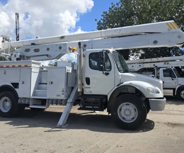 2014-FREIGHTLINER-BUCKET-TRUCK-ALTEC-S-AA55-023