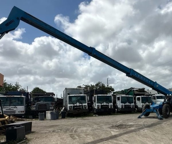2014 GENIE 1K056 TELEHANDLER 10.000LB LIFT 007