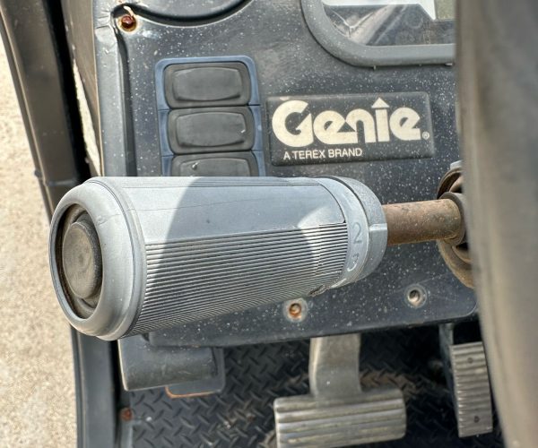 2014 GENIE 1K056 TELEHANDLER 10.000LB LIFT 012