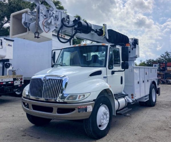 2014 INTERNATIONAL DURASTAR DIGGER ALTEC MD47TR & BUCKET 001