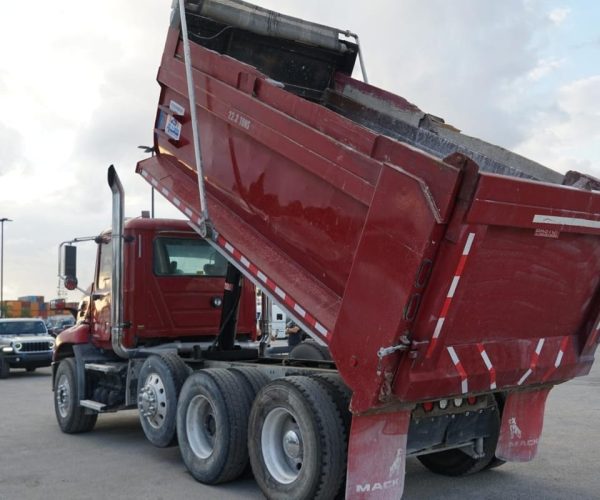 2014 MACK CXU613 DUMP TRUCK TRI-AXLE 004