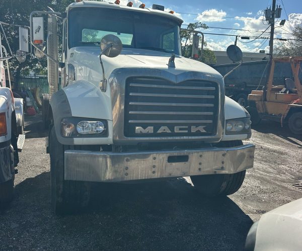 2014 MACK GRANITE CABIN CHASSIS 15 FT LONG TANDEM DOUBLE FRAME 002