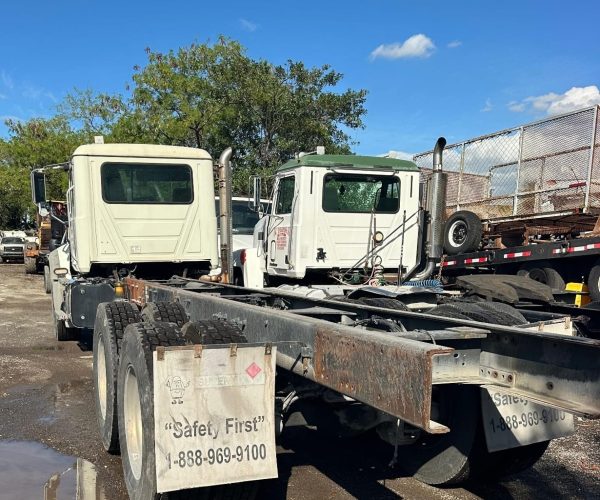 2014 MACK GRANITE CABIN CHASSIS 15 FT LONG TANDEM DOUBLE FRAME 003