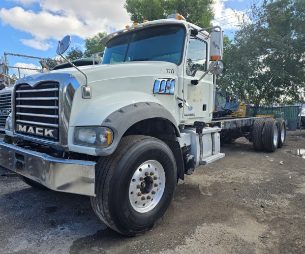 2014-MACK-GRANITE-CABIN-CHASSIS-15-FT-LONG-TANDEM-DOUBLE-FRAME NUEVAS 001