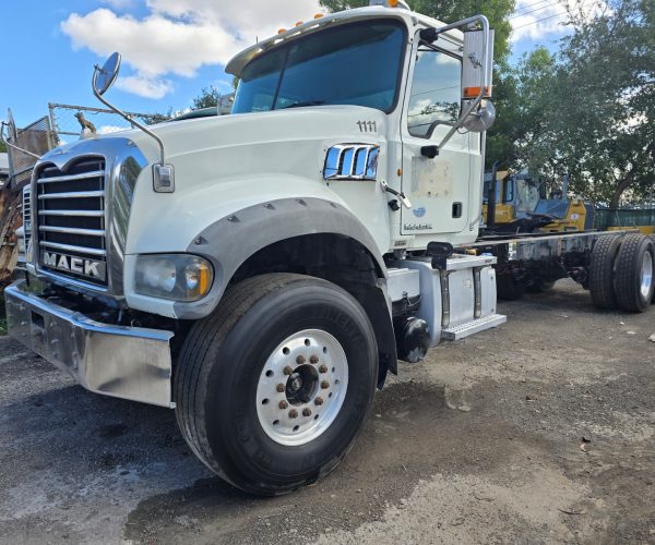 2014-MACK-GRANITE-CABIN-CHASSIS-15-FT-LONG-TANDEM-DOUBLE-FRAME NUEVAS 002