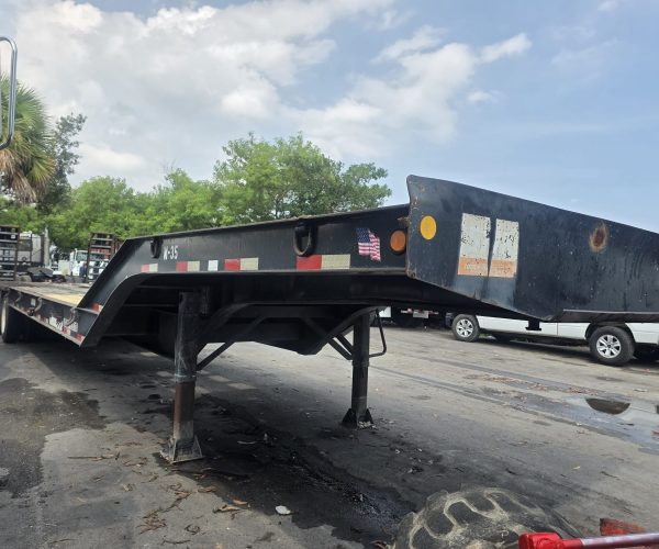 2014 PITTS LB52-38CS TRI-AXLE LOWBOY TRAILER 52 TONS 104,000 002