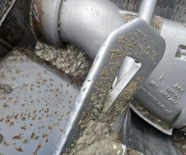 2014 PUTZMEISTER 31 METERS CONCRETE PUMP MOUNTED ON A 2015 MACK MRU613 5 SECTIONS 011