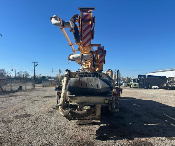 2014 PUTZMEISTER 36 METER CONCRETE PUMP MOUNTED ON A 2014 MACK MRU613 003