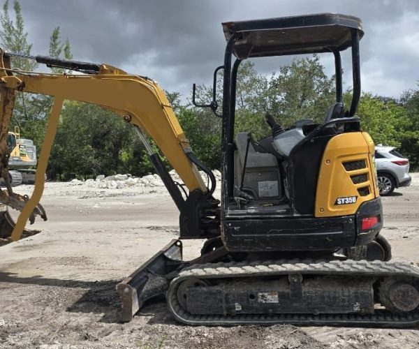 2014 SANY SY35U MINI EXCAVATOR 001