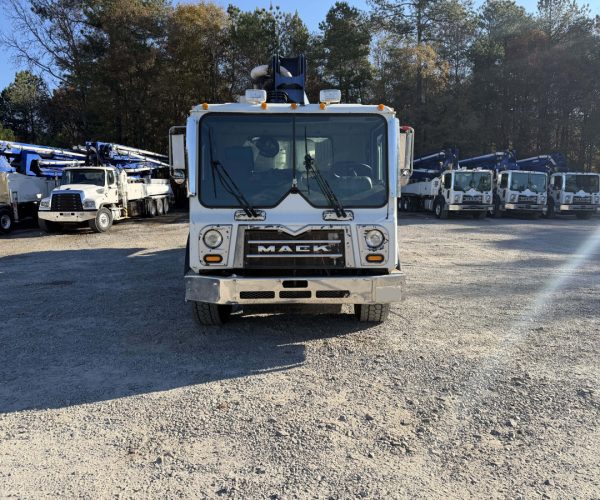 2015 ALLIANCE 41METERS CONCRETE PUMP MOUNTED ON 2015 MACK MRU613 003