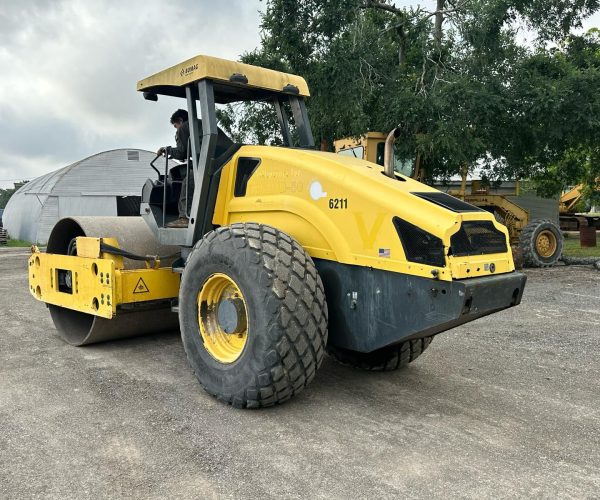 2015 BOMAG 211-5 SMOOTH DRUM 84INCH ROLLER COMPACTOR 001