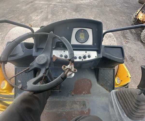 2015 BOMAG 211-5 SMOOTH DRUM 84INCH ROLLER COMPACTOR 007