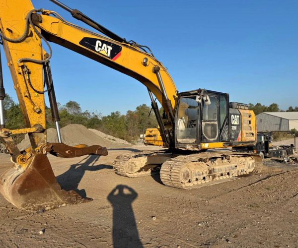 2015 CATERPILLAR 326 FL EXCAVATOR CAB 001