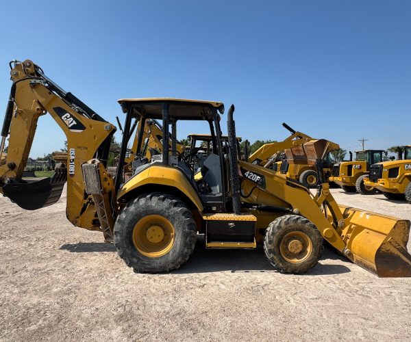 2015-CATERPILLAR-420F-BACKHOE-4X4-AUXILIARY-HYDRAULICS-002