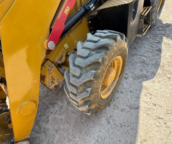 2015-CATERPILLAR-420F-BACKHOE-4X4-AUXILIARY-HYDRAULICS-014