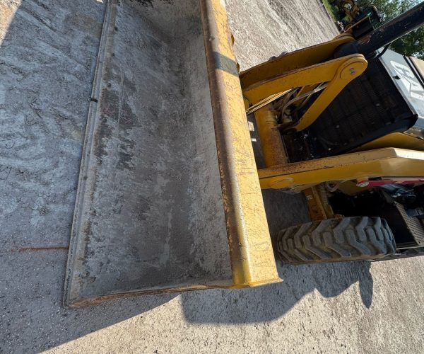 2015-CATERPILLAR-420F-BACKHOE-4X4-AUXILIARY-HYDRAULICS-021