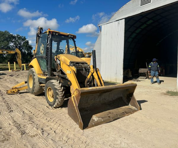 2015 CATERPILLAR 420F BACKHOE ENCLOSED CAB 4X4 002