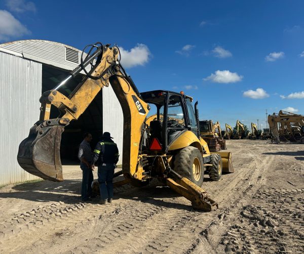 2015 CATERPILLAR 420F BACKHOE ENCLOSED CAB 4X4 004