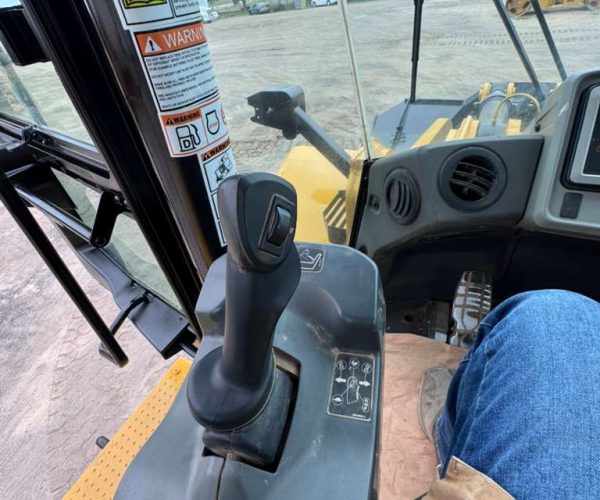 2015 CATERPILLAR 980M WHEEL LOADER WITH ENCLOSED CAB AC 010