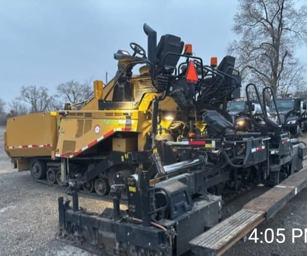 2015 CATERPILLAR AP1055F TRACK ASPHALT PAVER 002