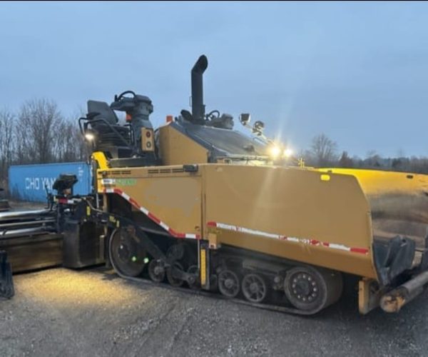 2015 CATERPILLAR AP1055F TRACK ASPHALT PAVER 003