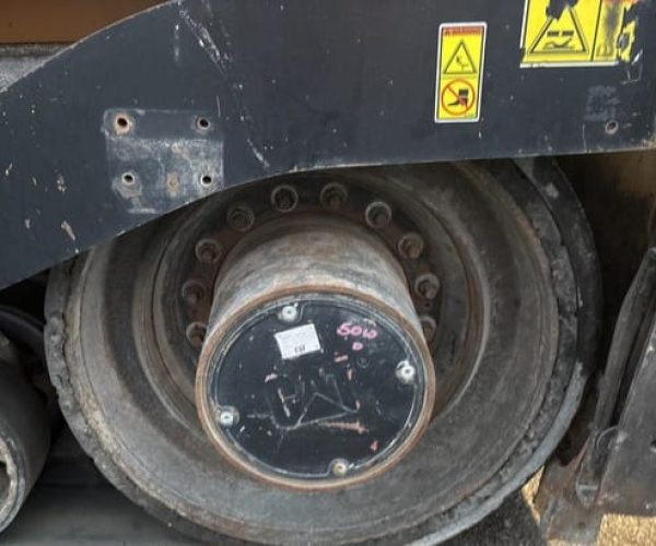 2015 CATERPILLAR AP1055F TRACK ASPHALT PAVER 012