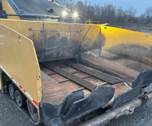 2015 CATERPILLAR AP1055F TRACK ASPHALT PAVER 013