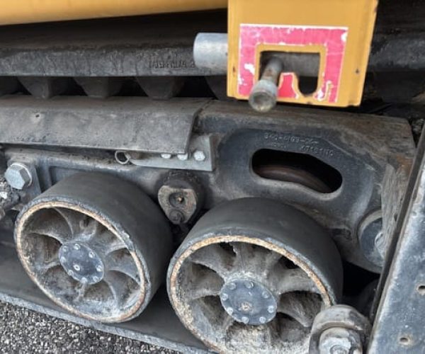 2015 CATERPILLAR AP1055F TRACK ASPHALT PAVER 015