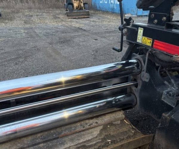 2015 CATERPILLAR AP1055F TRACK ASPHALT PAVER 017