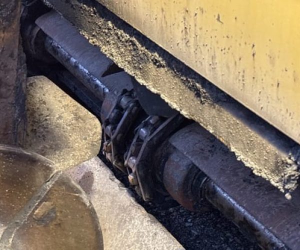 2015 CATERPILLAR AP1055F TRACK ASPHALT PAVER 019