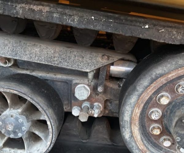 2015 CATERPILLAR AP1055F TRACK ASPHALT PAVER 020