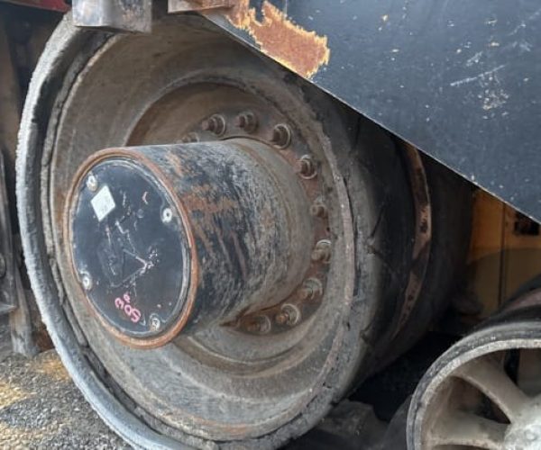 2015 CATERPILLAR AP1055F TRACK ASPHALT PAVER 022