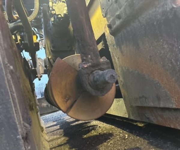 2015 CATERPILLAR AP1055F TRACK ASPHALT PAVER 023