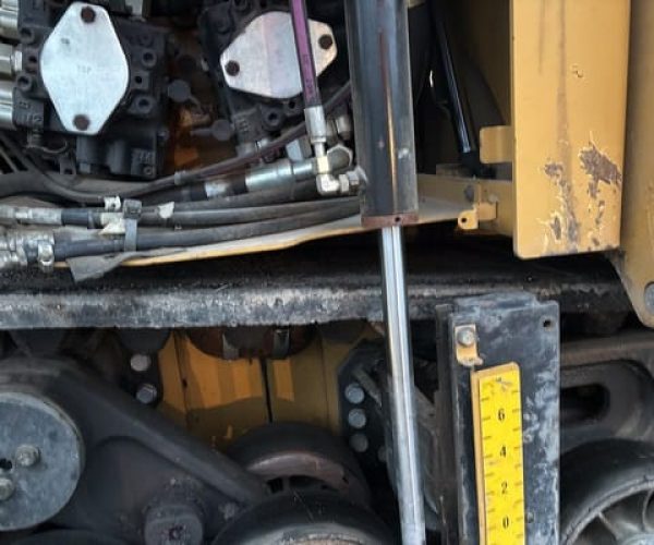 2015 CATERPILLAR AP1055F TRACK ASPHALT PAVER 027