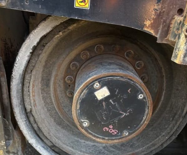 2015 CATERPILLAR AP1055F TRACK ASPHALT PAVER 035