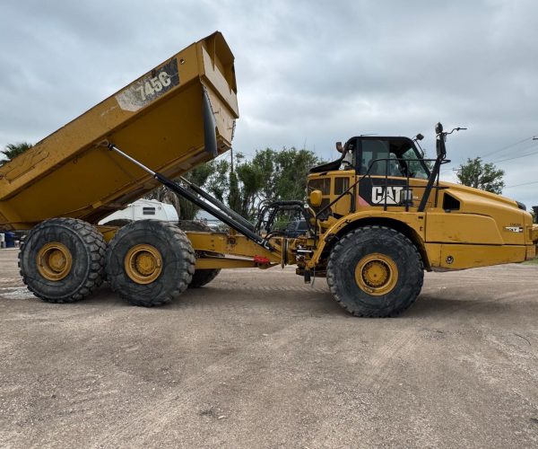 2015-CATERPILLAR-ARTICULATED-TRUCK-745C-002