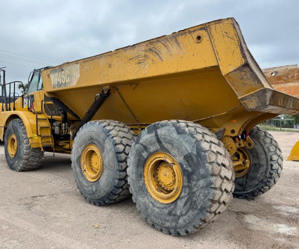 2015-CATERPILLAR-ARTICULATED-TRUCK-745C-011