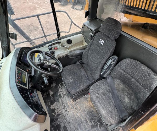 2015-CATERPILLAR-ARTICULATED-TRUCK-745C-023